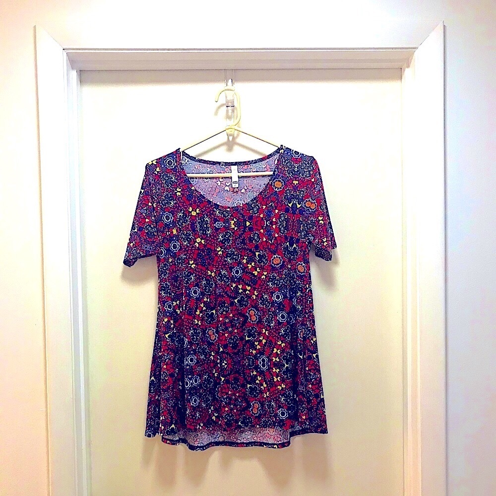 LuLaRoe Top NWOT